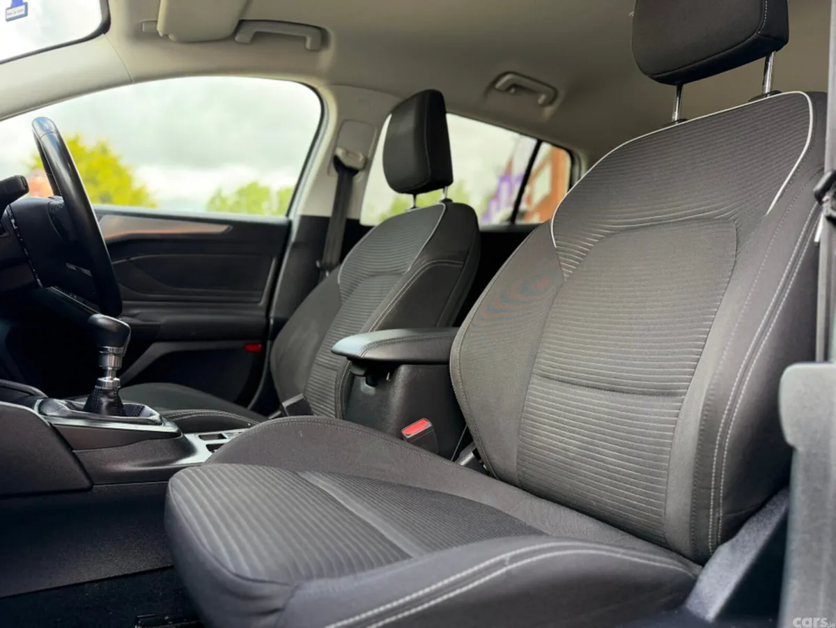 Ford Focus Estate, Petrol, 2022, White