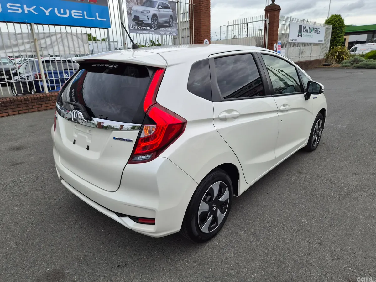 Honda Fit Hatchback, Petrol Hybrid, 2017, White
