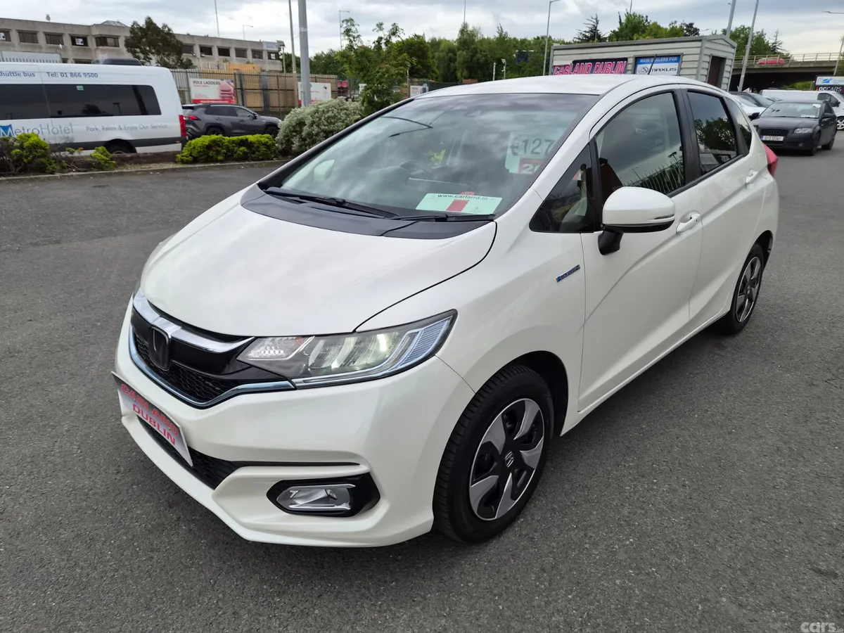Honda Fit Hatchback, Petrol Hybrid, 2017, White