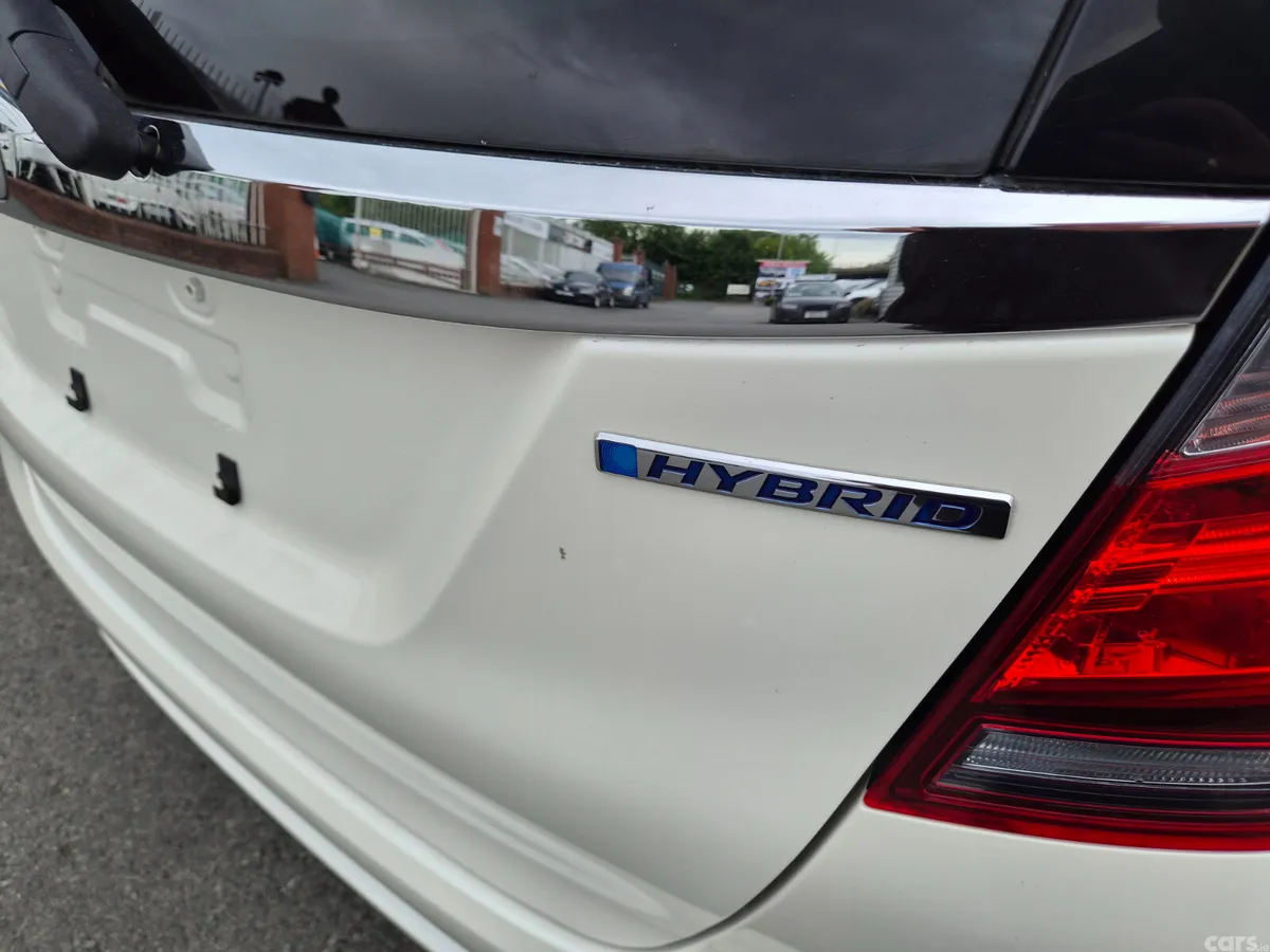 Honda Fit Hatchback, Petrol Hybrid, 2017, White