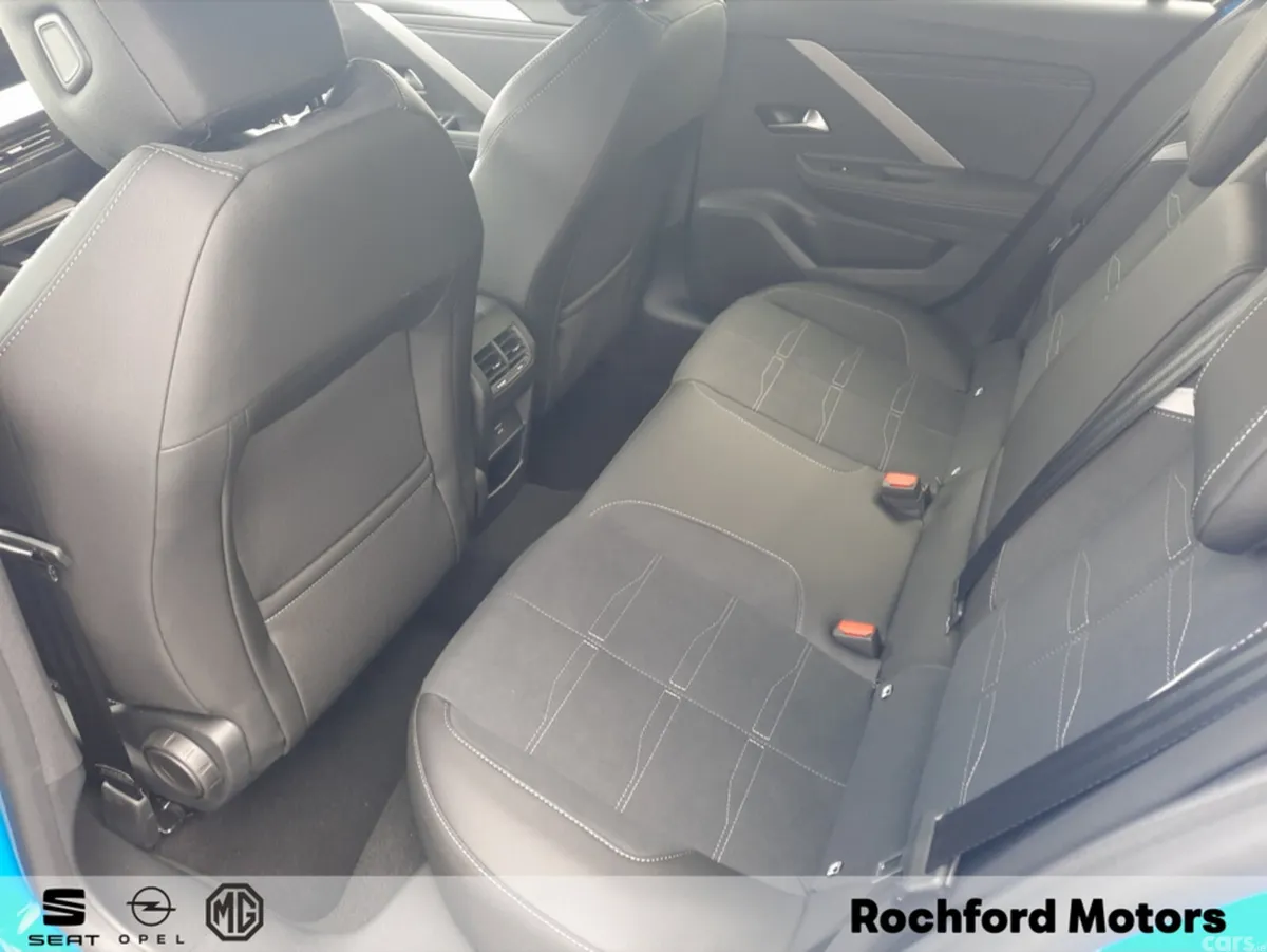 Opel Astra Hatchback, Electric, 2026, Blue