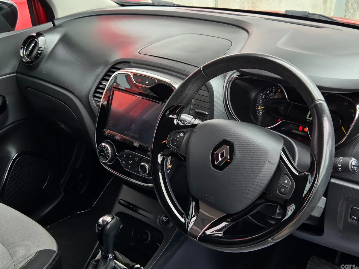 Renault Captur Hatchback, Petrol, 2016, Red
