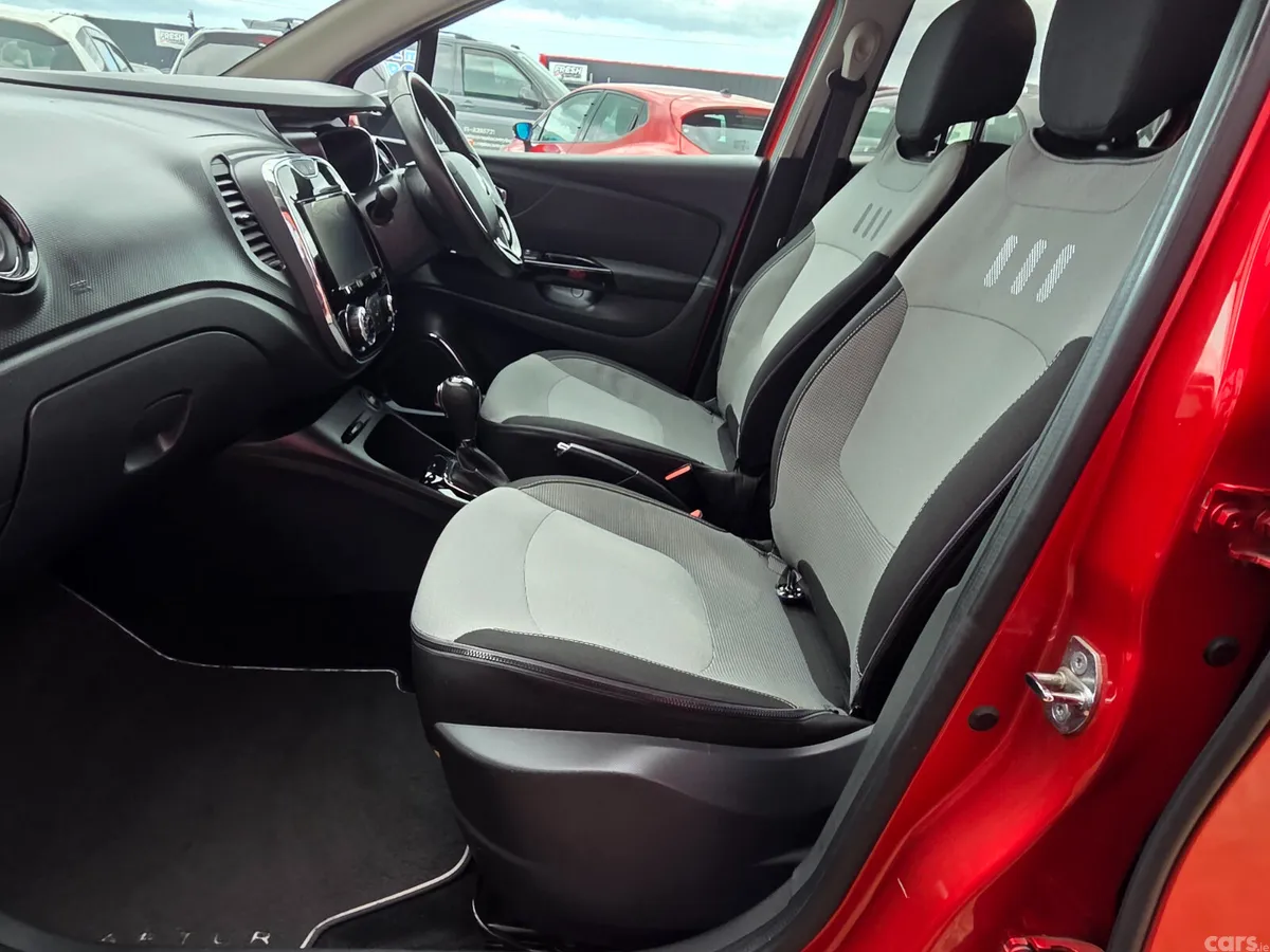 Renault Captur Hatchback, Petrol, 2016, Red