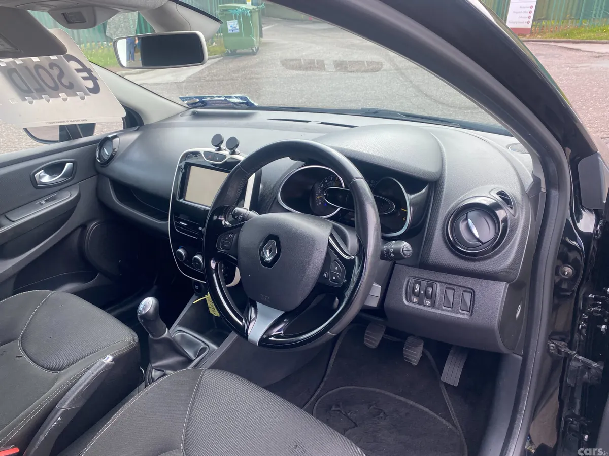 Renault Clio Hatchback, Petrol, 2016, Black