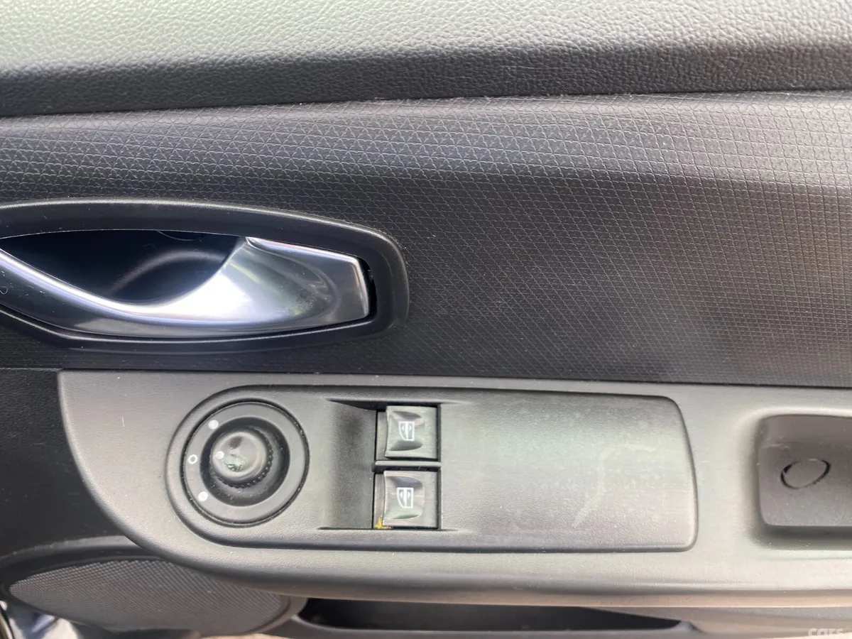 Renault Clio Hatchback, Petrol, 2016, Black