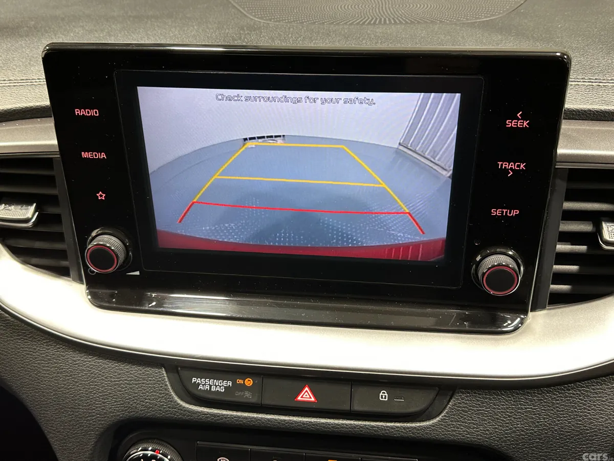 Kia Ceed Hatchback, Petrol, 2020, Red
