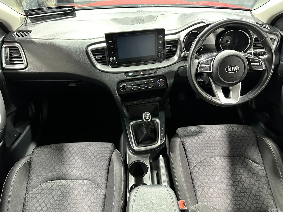 Kia Ceed Hatchback, Petrol, 2020, Red