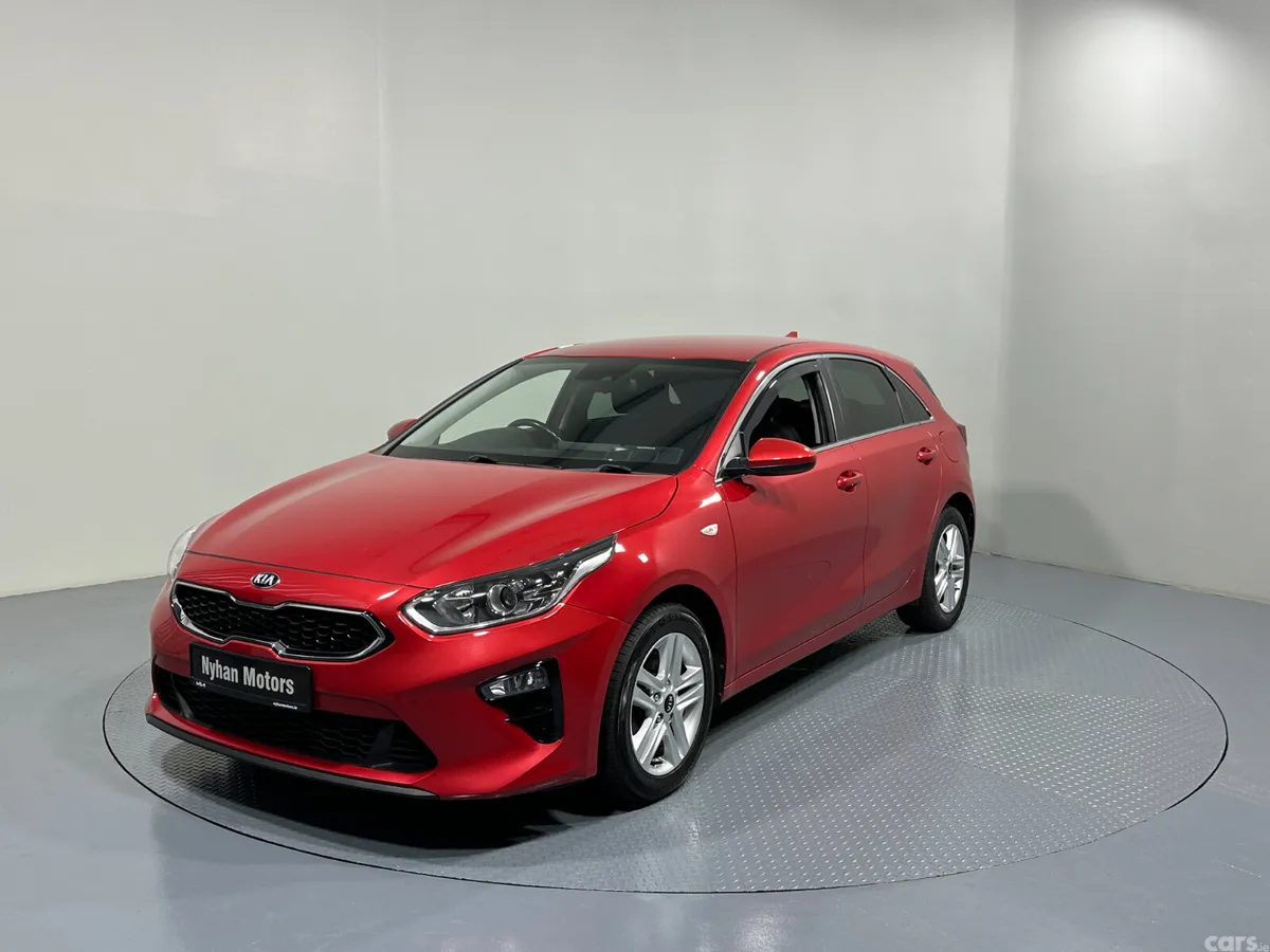 Kia Ceed Hatchback, Petrol, 2020, Red