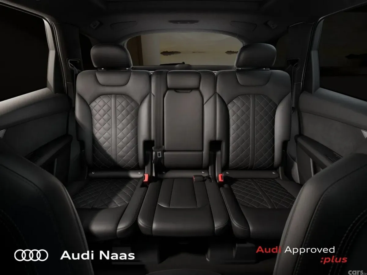 Audi Q7 SUV, Petrol Plug-in Hybrid, 2027, Blue