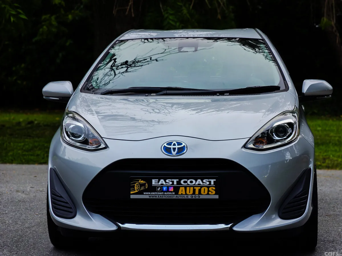 Toyota Aqua Hatchback, Petrol Hybrid, 2020, Silver