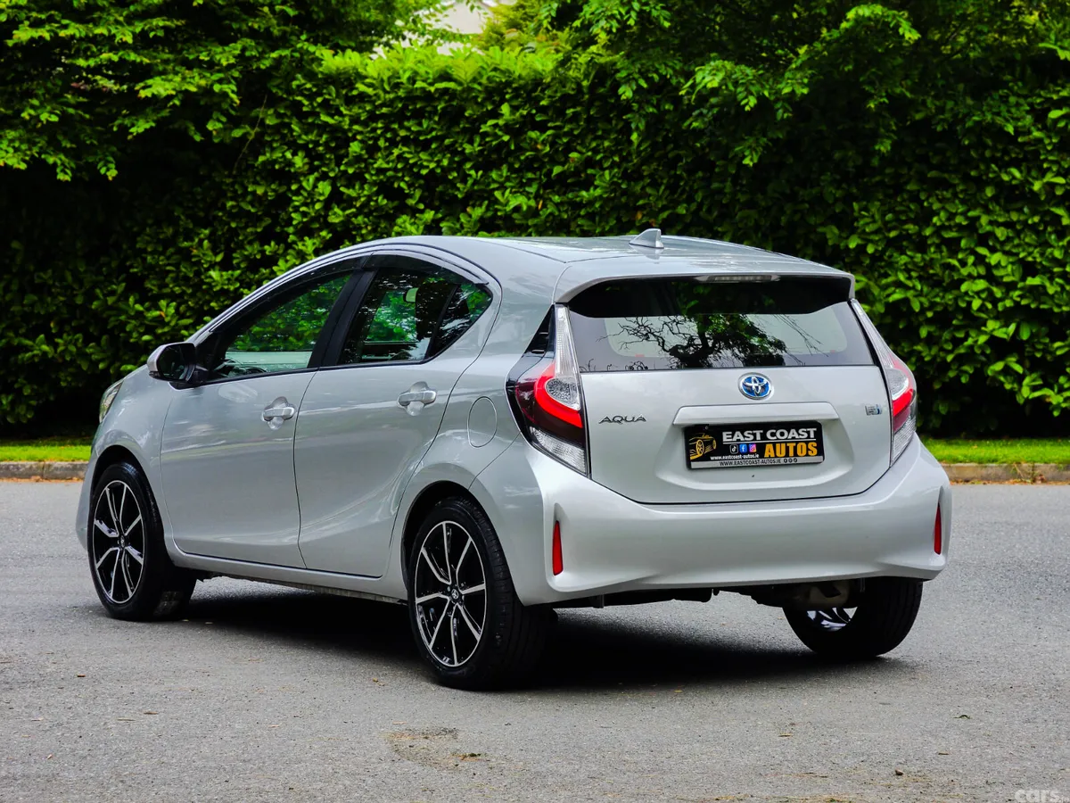 Toyota Aqua Hatchback, Petrol Hybrid, 2020, Silver