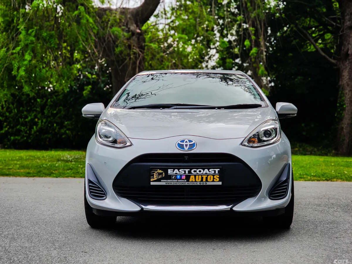 Toyota Aqua Hatchback, Petrol Hybrid, 2020, Silver