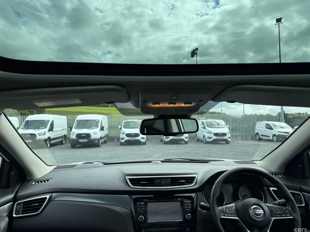 Nissan Qashqai SUV, Diesel, 2017, White