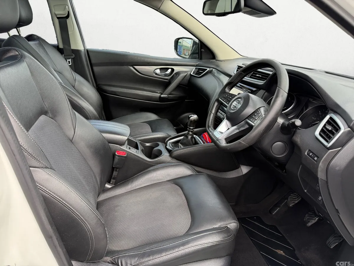 Nissan Qashqai SUV, Diesel, 2017, White