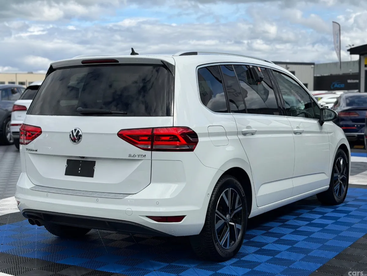 Volkswagen Touran MPV, Diesel, 2020, White