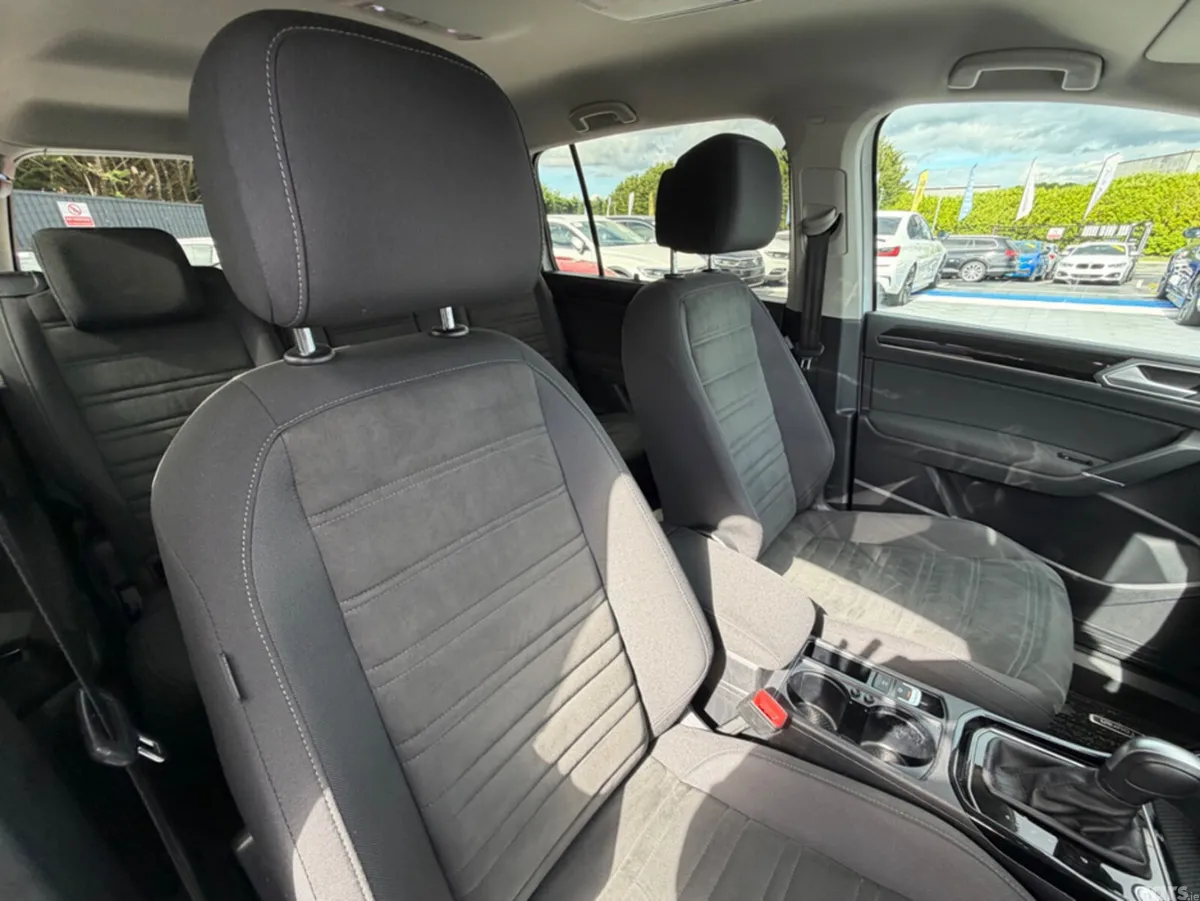 Volkswagen Touran MPV, Diesel, 2020, White