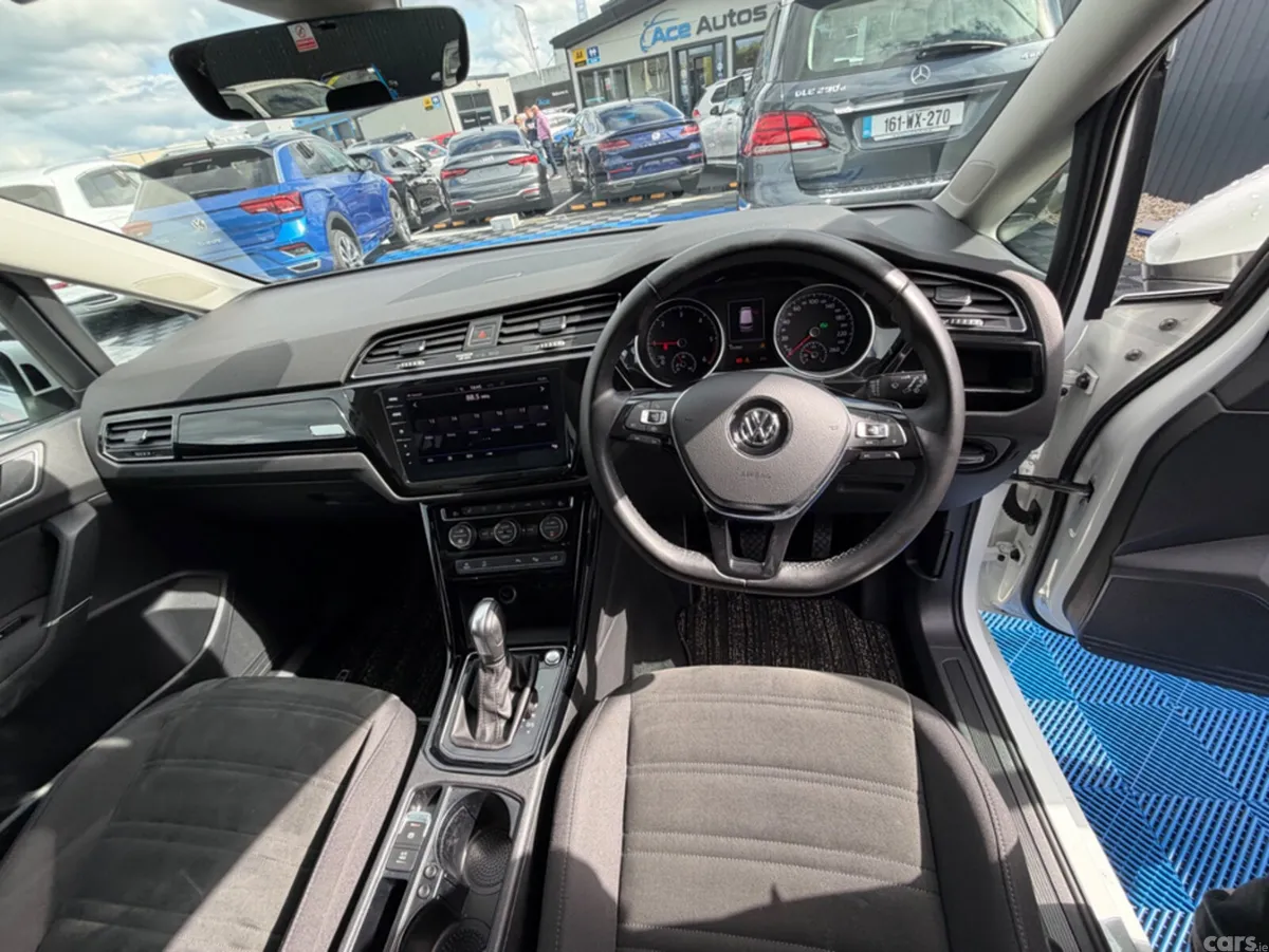 Volkswagen Touran MPV, Diesel, 2020, White
