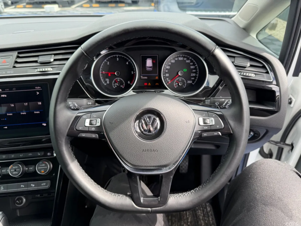 Volkswagen Touran MPV, Diesel, 2020, White