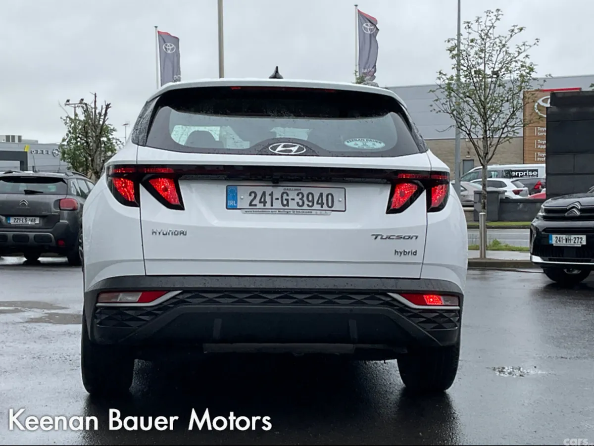 Hyundai Tucson MPV, Petrol Hybrid, 2024, White