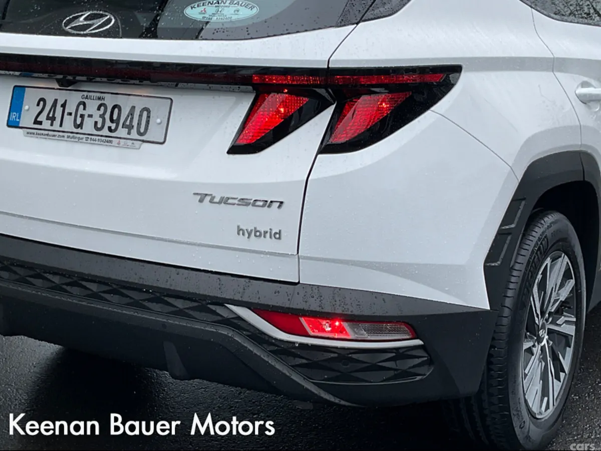 Hyundai Tucson MPV, Petrol Hybrid, 2024, White