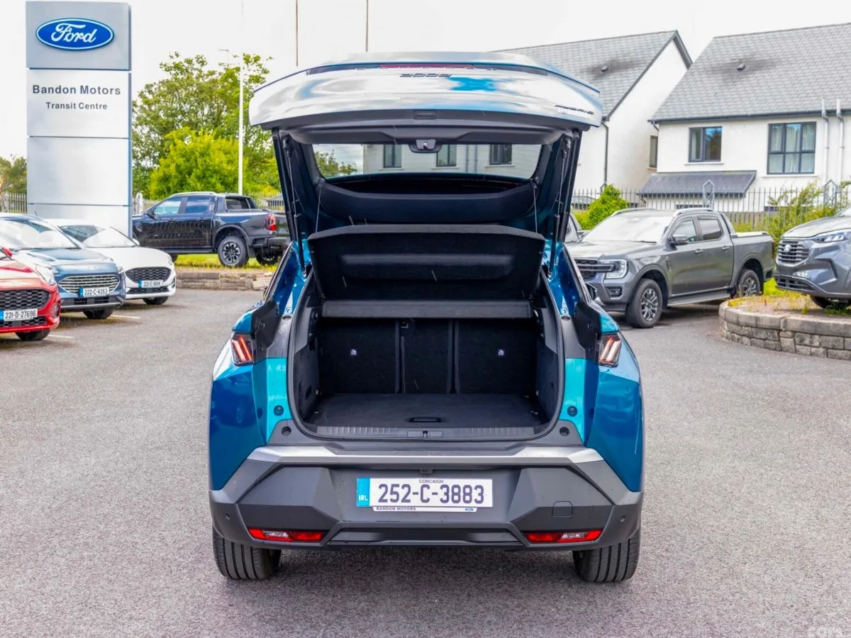 Peugeot 3008 MPV, Petrol, 2025, Blue