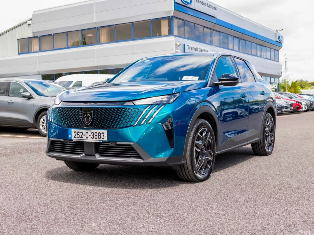 Peugeot 3008 MPV, Petrol, 2025, Blue
