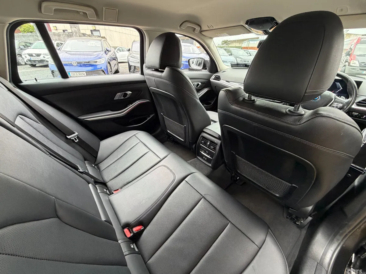 BMW 3-Series Estate, Petrol Plug-in Hybrid, 2023, Black