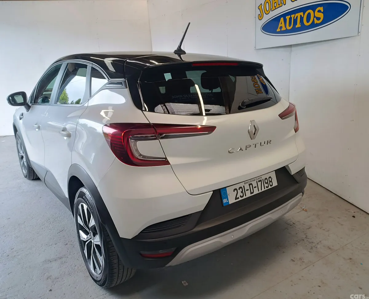 Renault Captur Hatchback, Petrol, 2023, White