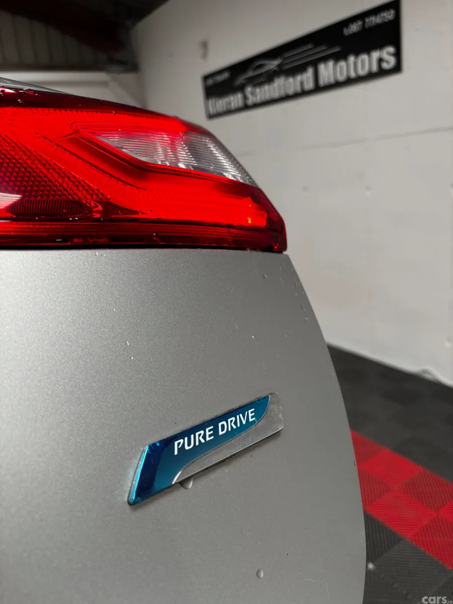 Nissan Qashqai Hatchback, Diesel, 2015, Silver