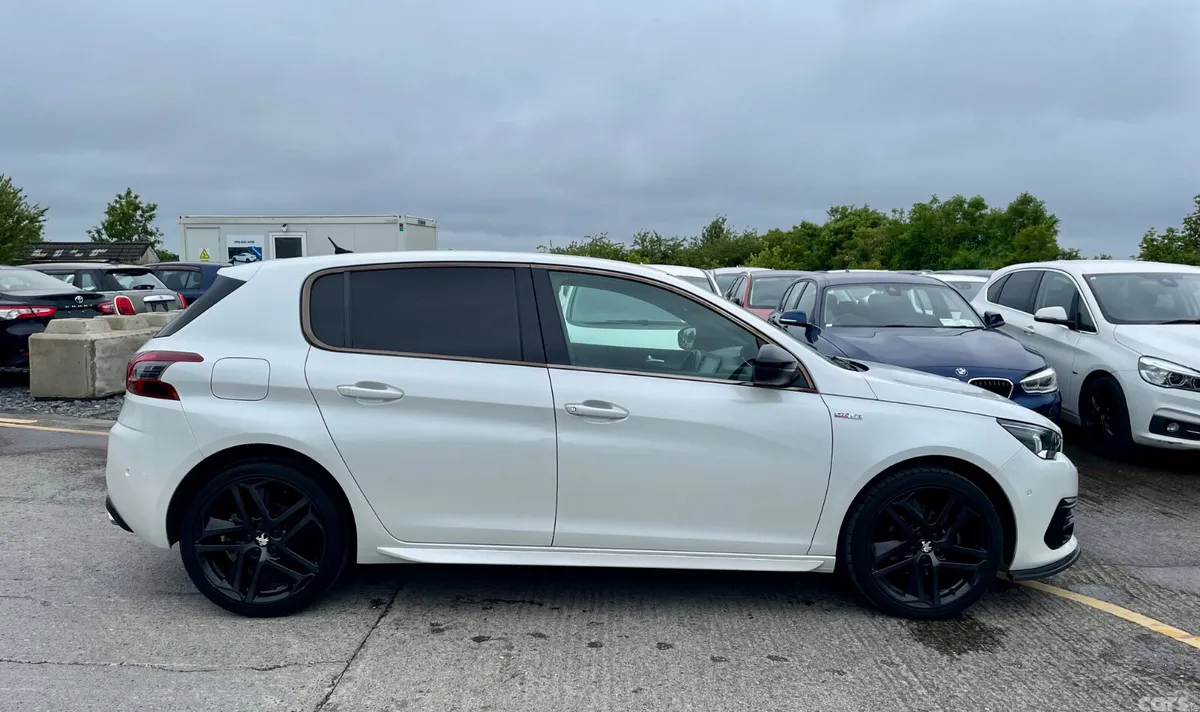 Peugeot 308 Hatchback, Petrol, 2018, White