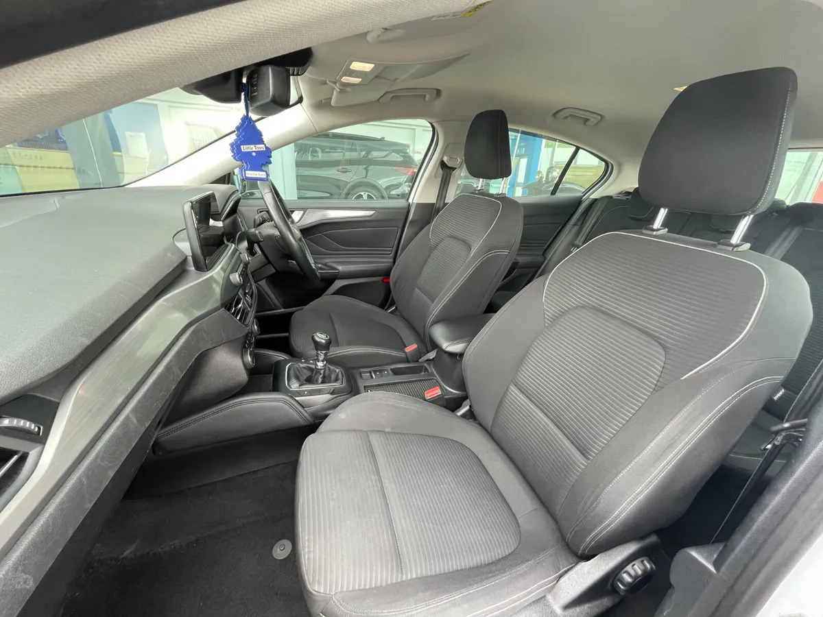 Ford Focus Hatchback, Petrol, 2020, White