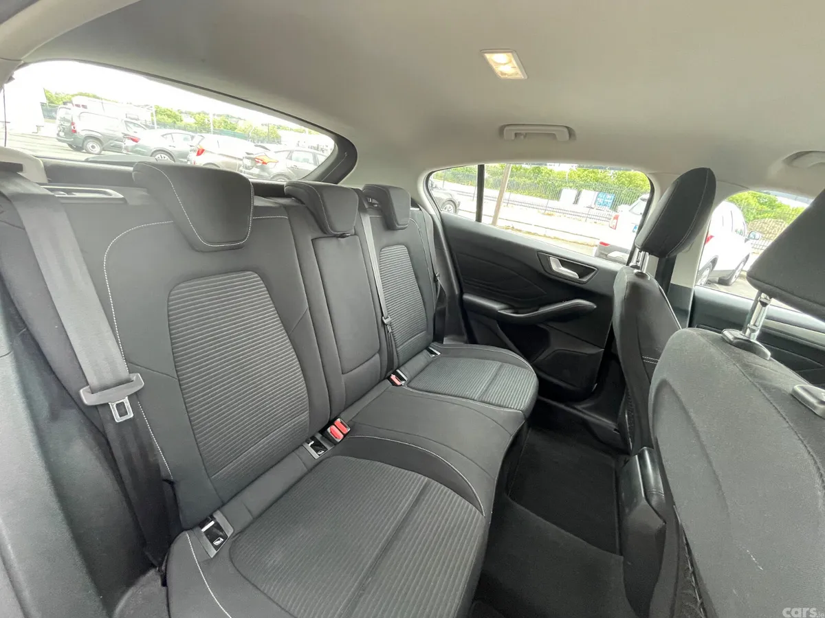 Ford Focus Hatchback, Petrol, 2020, White