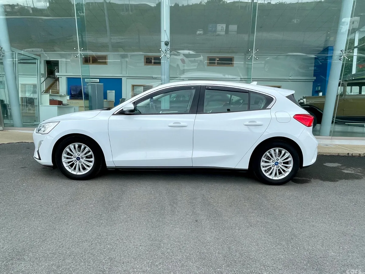 Ford Focus Hatchback, Petrol, 2020, White