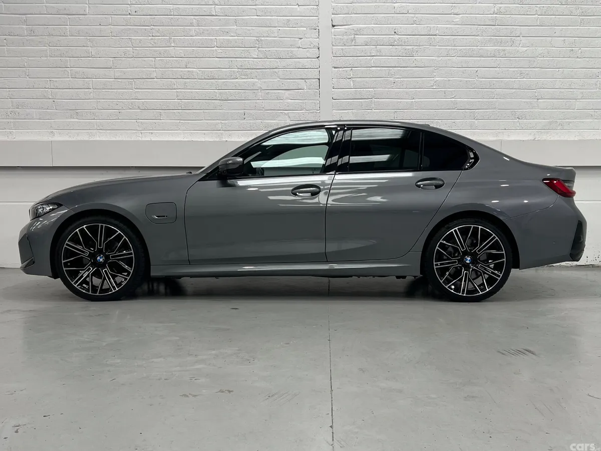 BMW 3-Series Saloon, Petrol Plug-in Hybrid, 2024, Grey