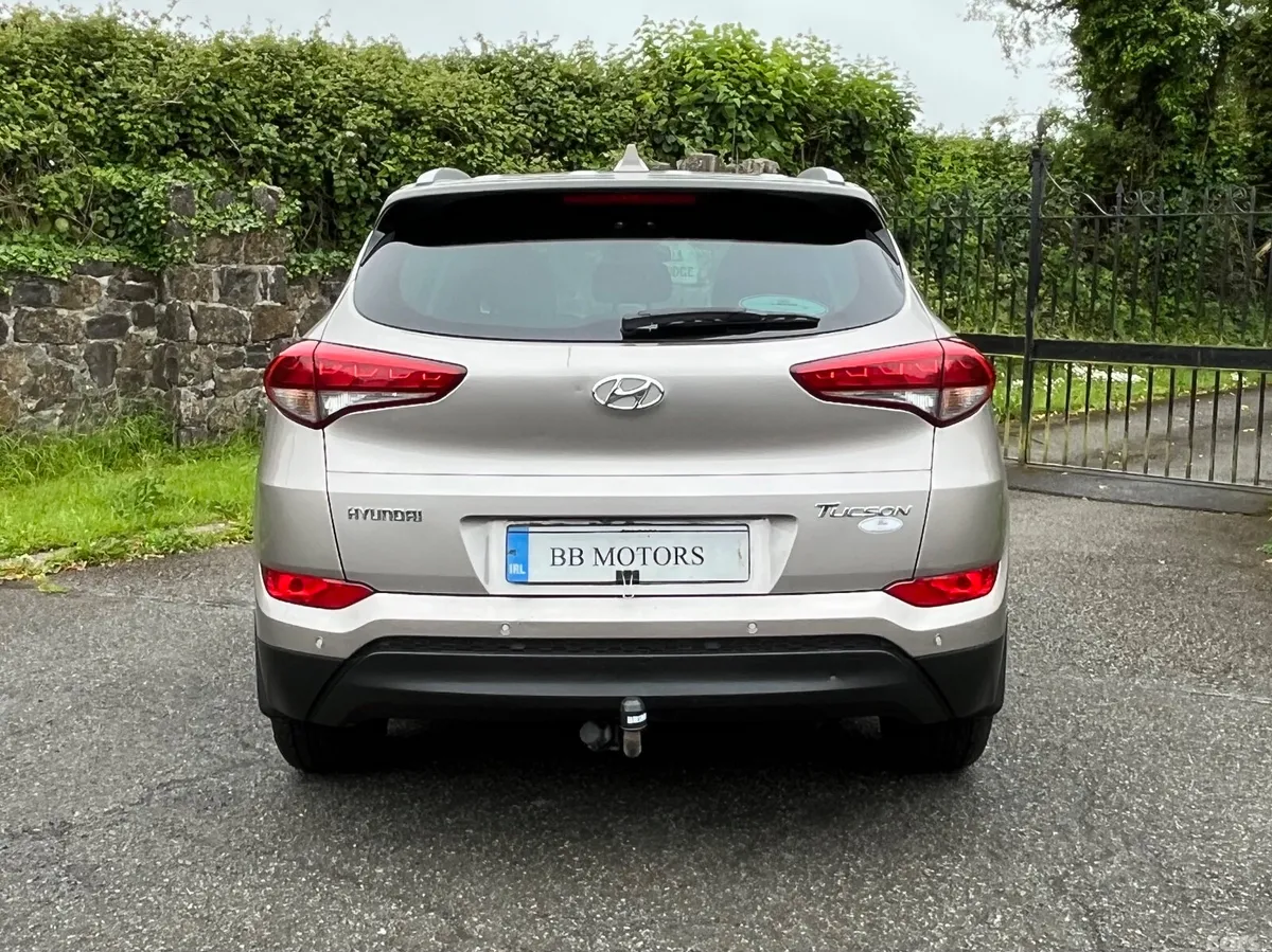 Hyundai Tucson SUV, Diesel, 2016, White