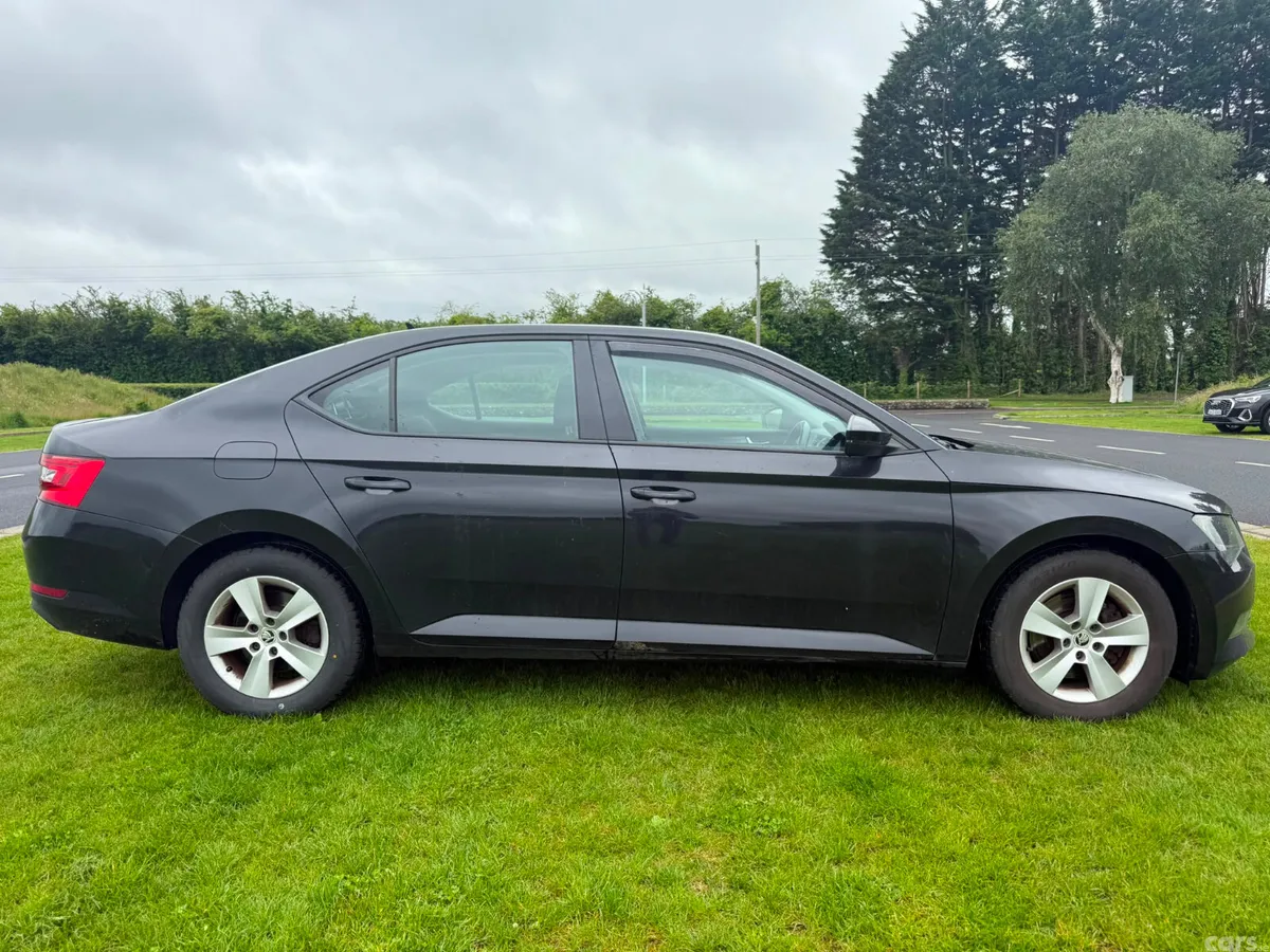 Skoda Superb Hatchback, Diesel, 2017, Black