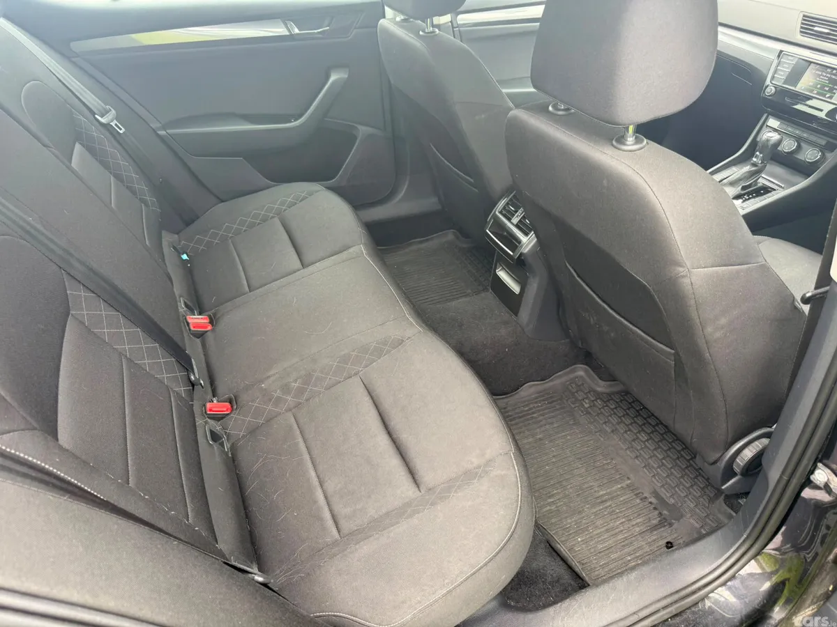 Skoda Superb Hatchback, Diesel, 2017, Black