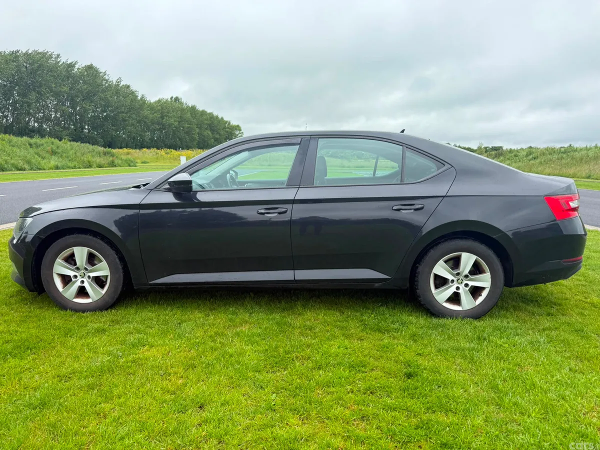 Skoda Superb Hatchback, Diesel, 2017, Black