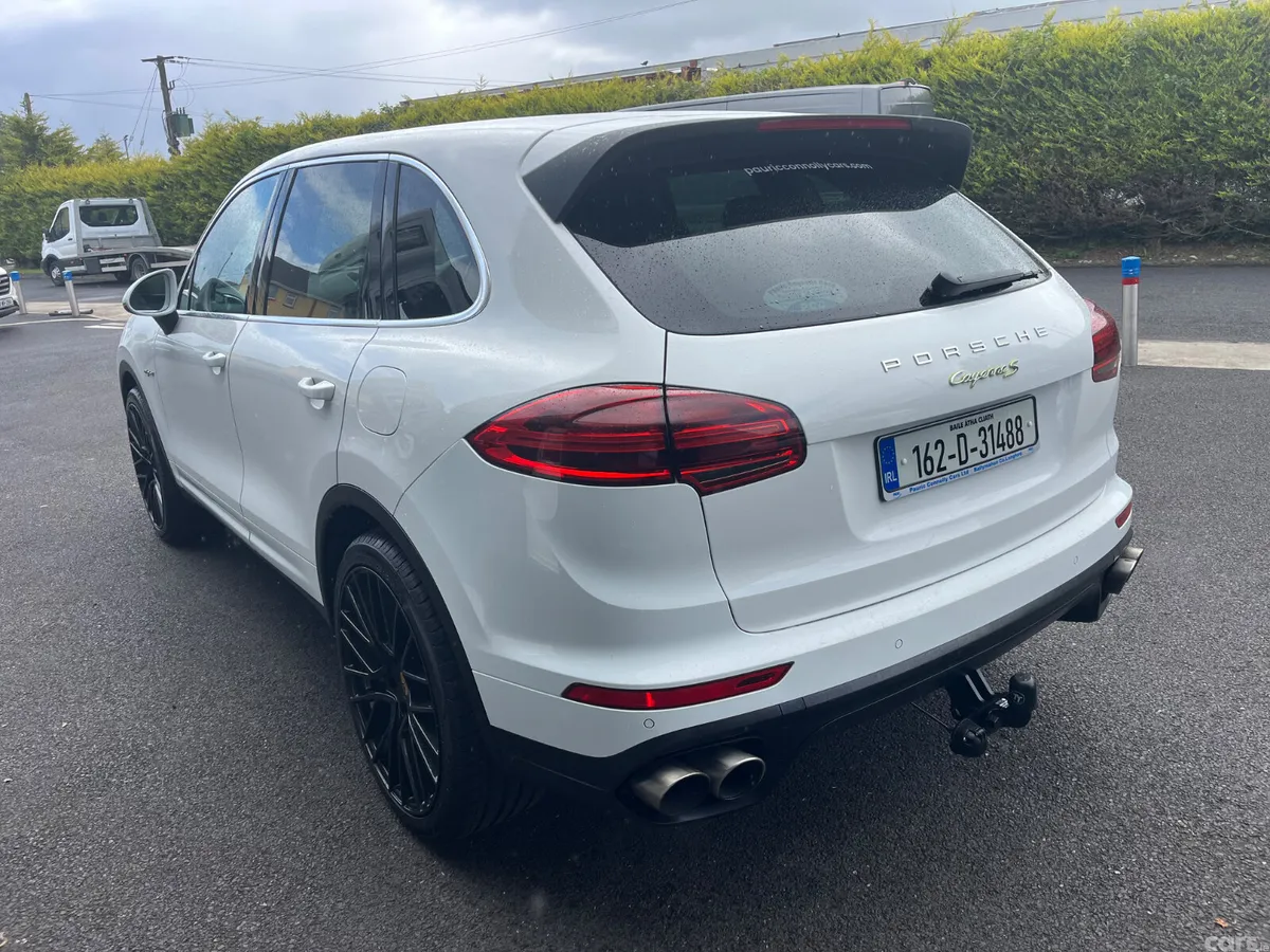 Porsche Cayenne SUV, Petrol Hybrid, 2016, White