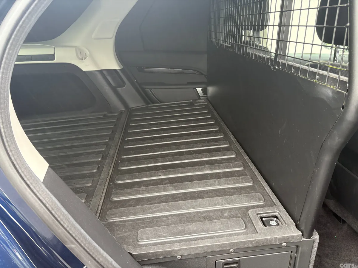 Land Rover Discovery SUV, Diesel, 2022, Blue