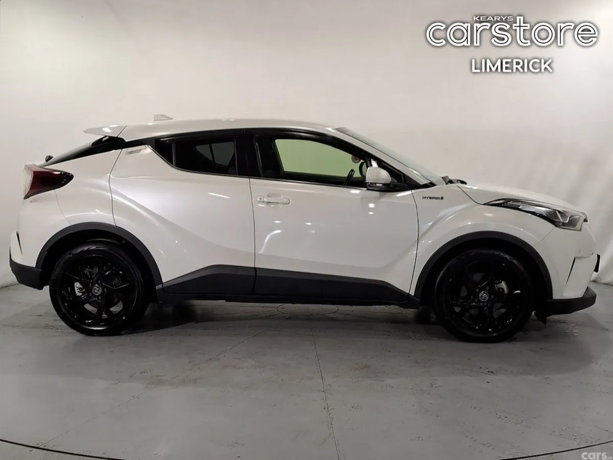 Toyota C-HR SUV, Petrol Hybrid, 2019, White