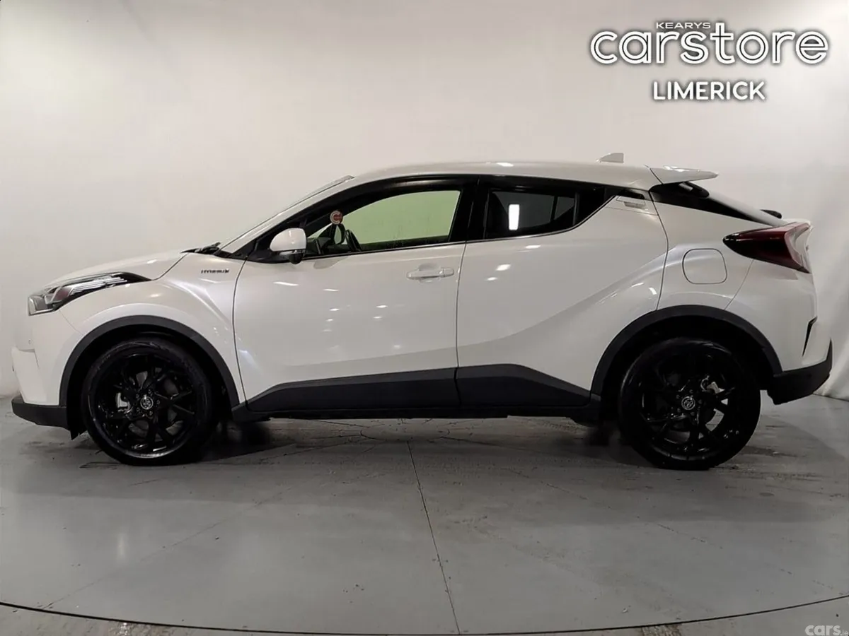 Toyota C-HR SUV, Petrol Hybrid, 2019, White
