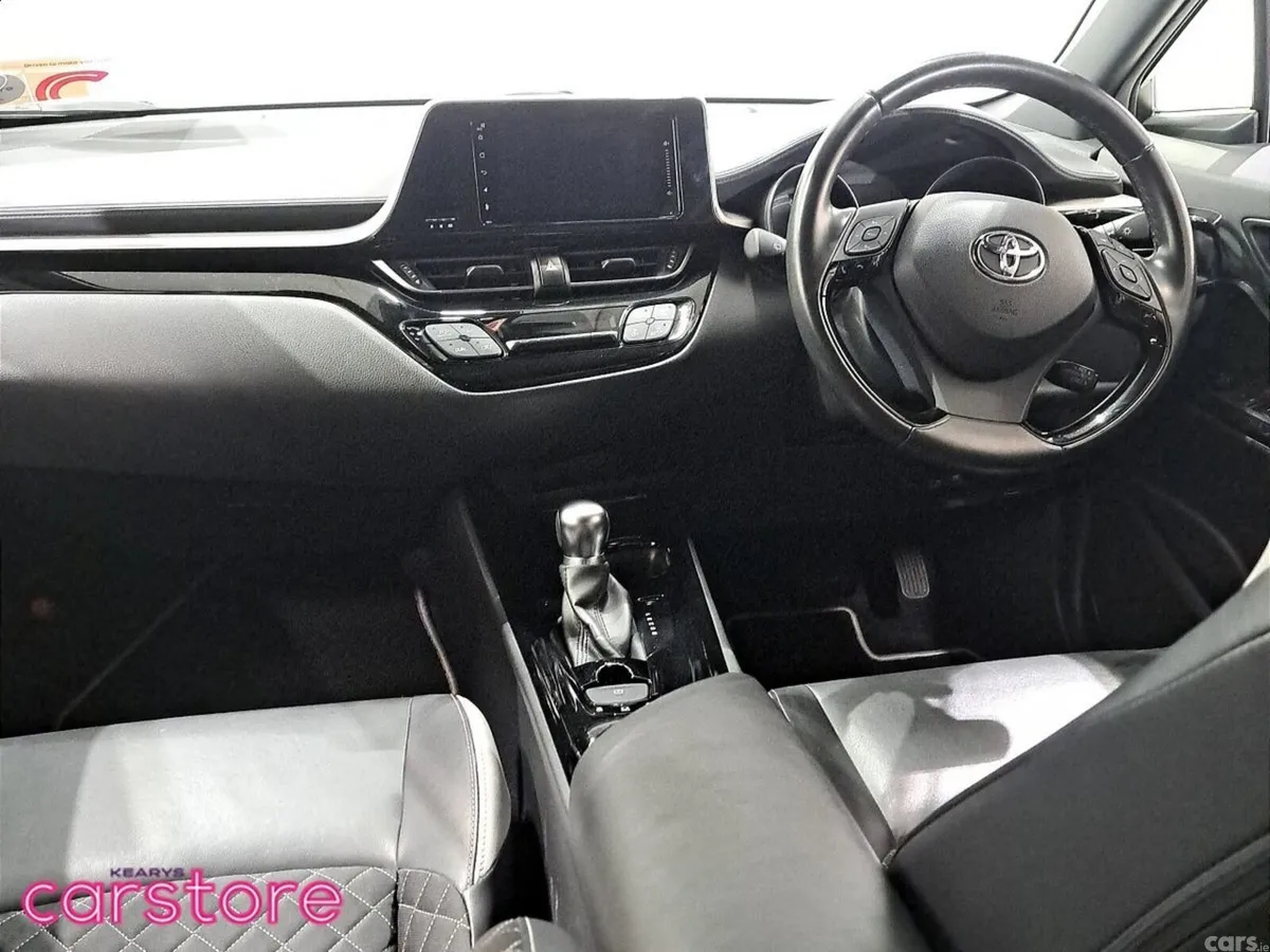 Toyota C-HR SUV, Petrol Hybrid, 2019, White