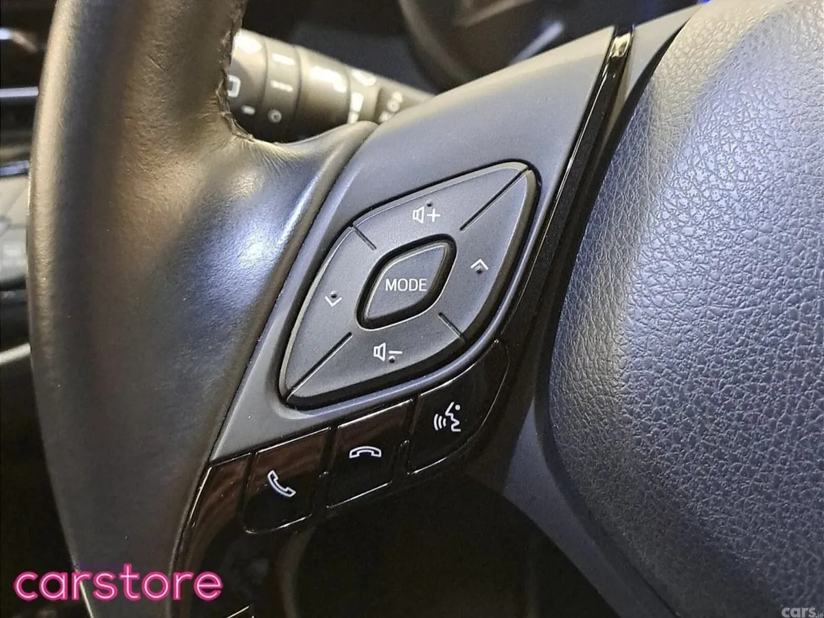 Toyota C-HR SUV, Petrol Hybrid, 2019, White