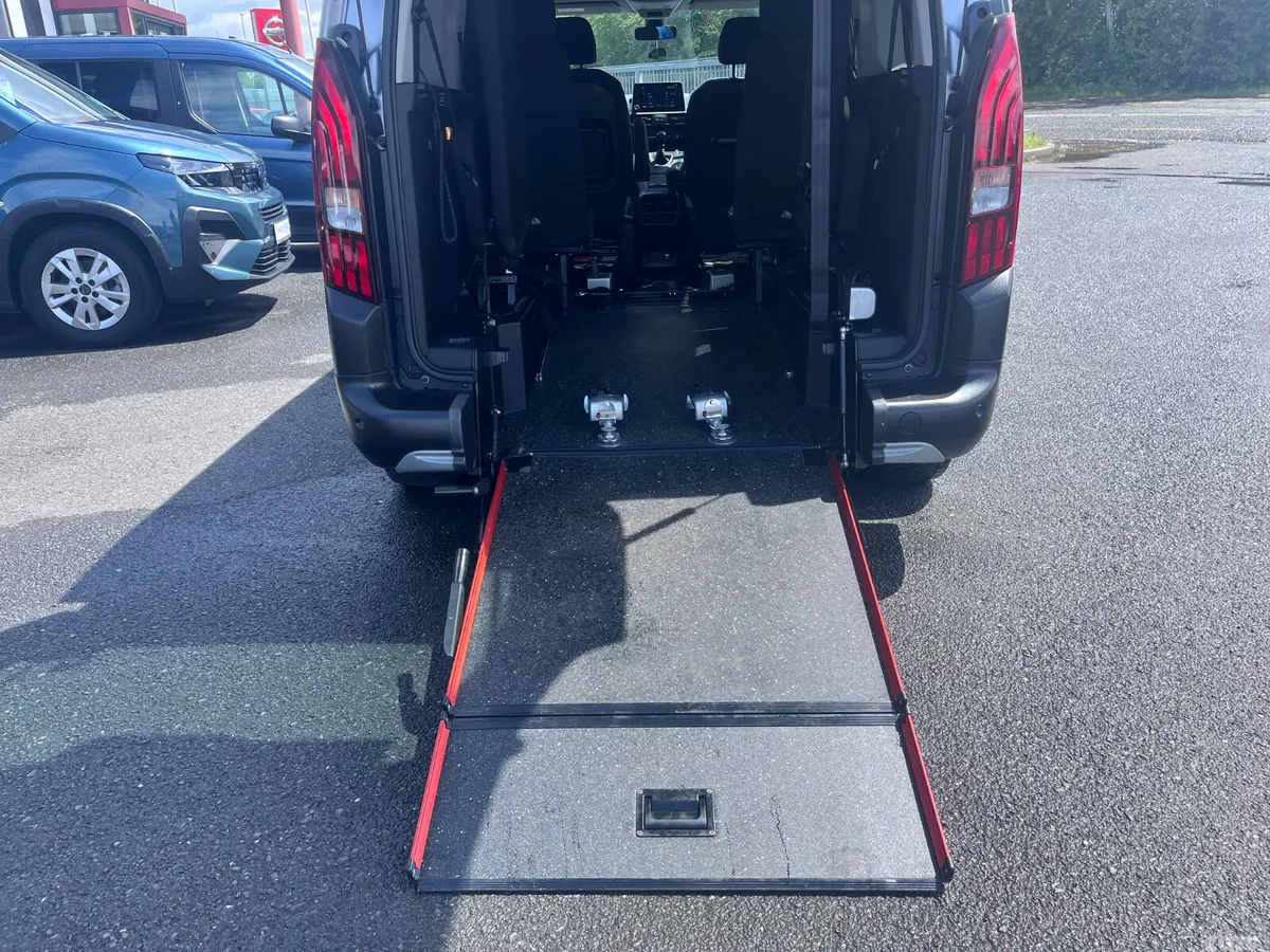 Peugeot Rifter MPV, Diesel, 2024, Silver
