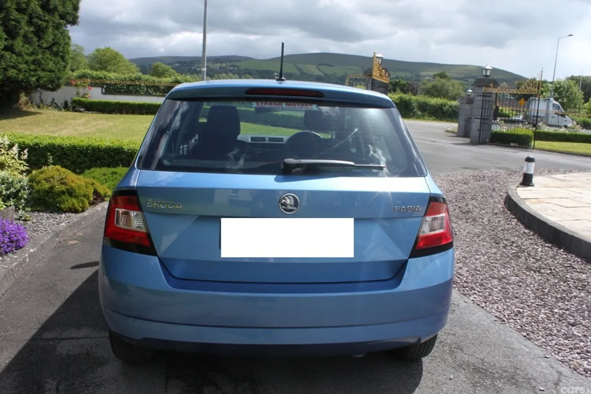 Skoda Fabia Hatchback, Petrol, 2017, Blue