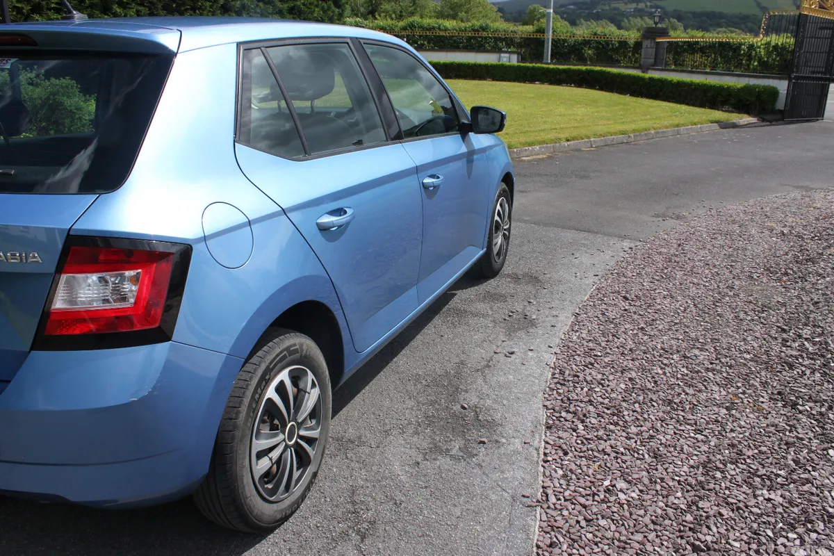 Skoda Fabia Hatchback, Petrol, 2017, Blue