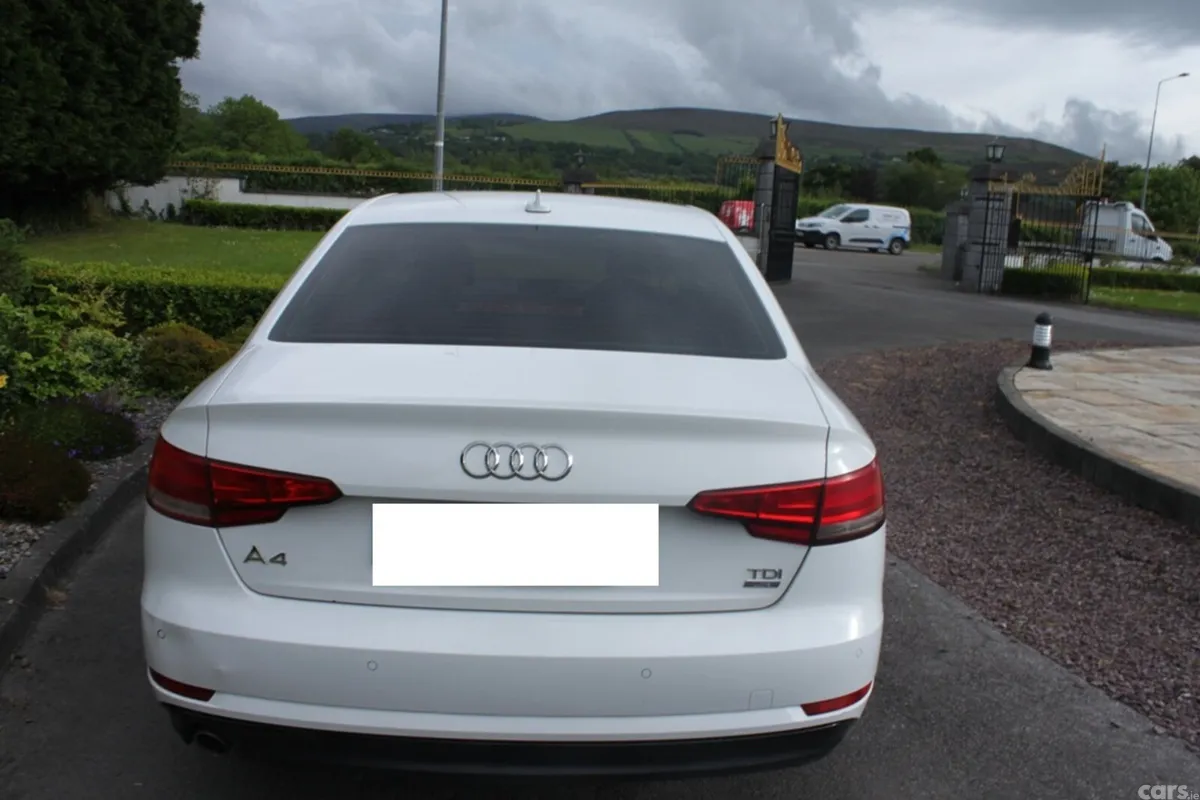 Audi A4 Saloon, Diesel, 2018, White