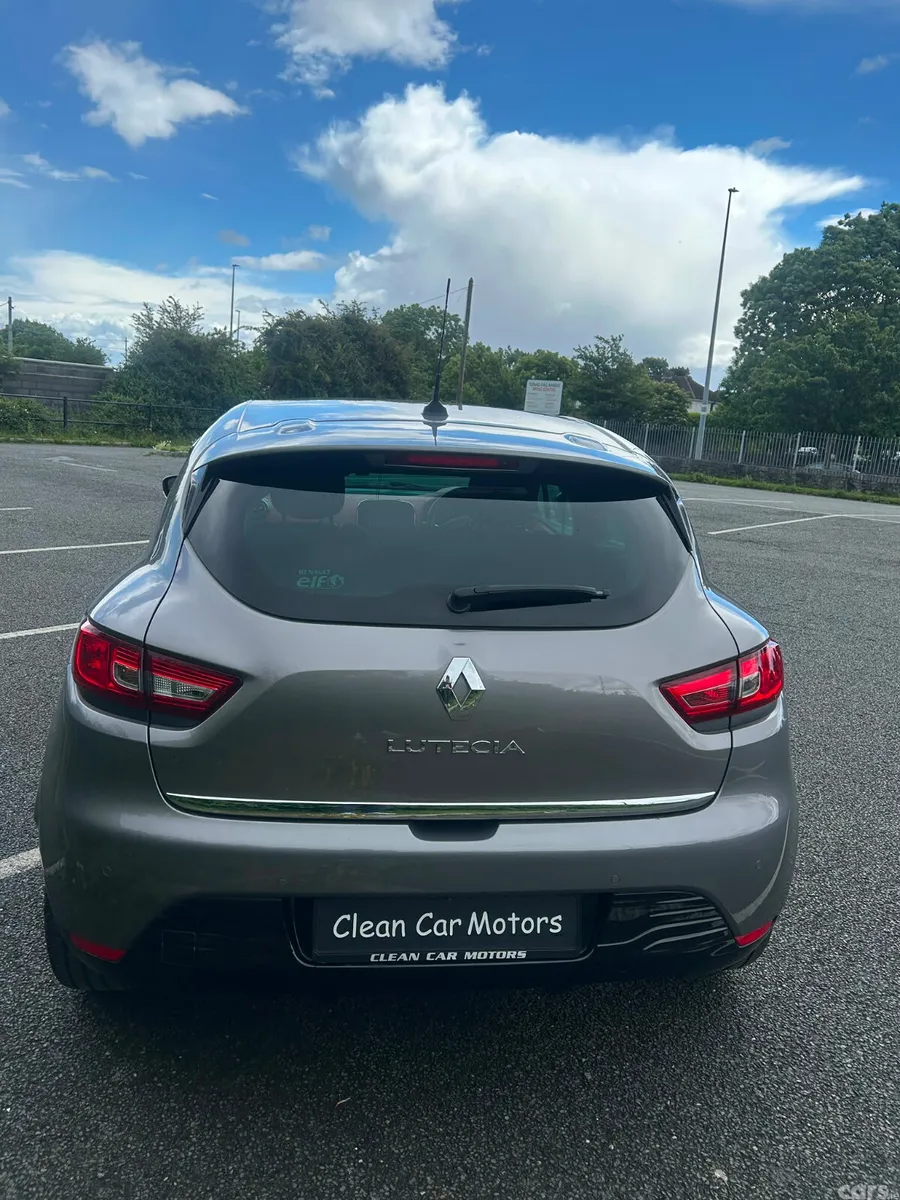 Renault Clio Hatchback, Petrol, 2015, Grey