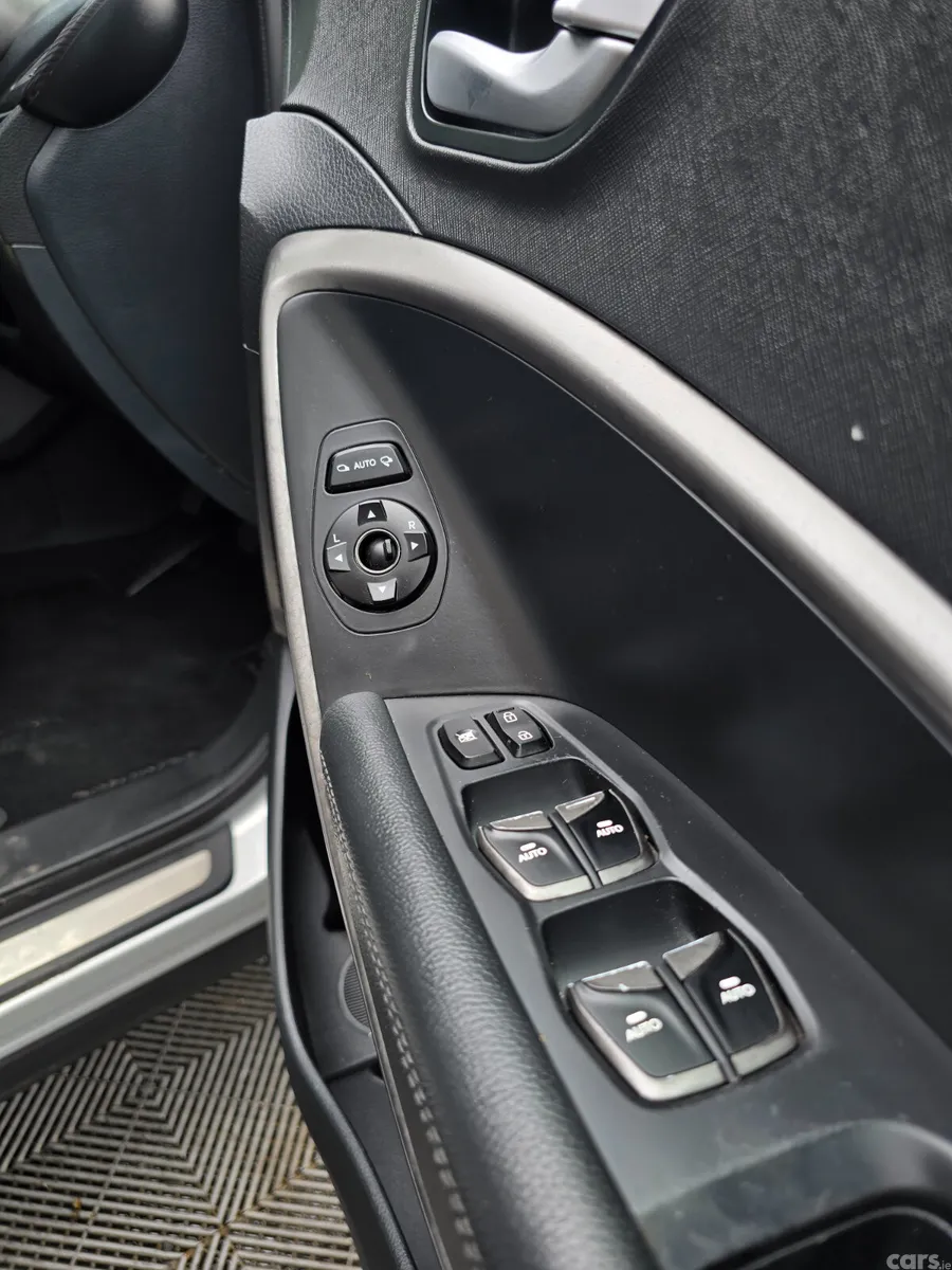 Hyundai Santa Fe SUV, Diesel, 2016, Silver